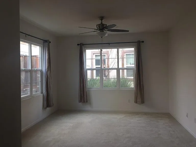 2017 Tarragon Rose Ct — Photo 2