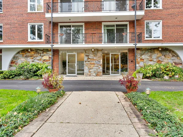 2333 Central St APT 208, Evanston, IL 60201