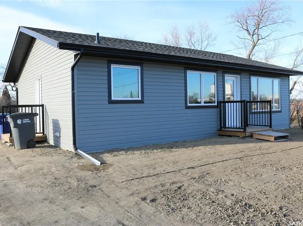 511 1st AVENUE, Wapella, SK S0G 4Z0