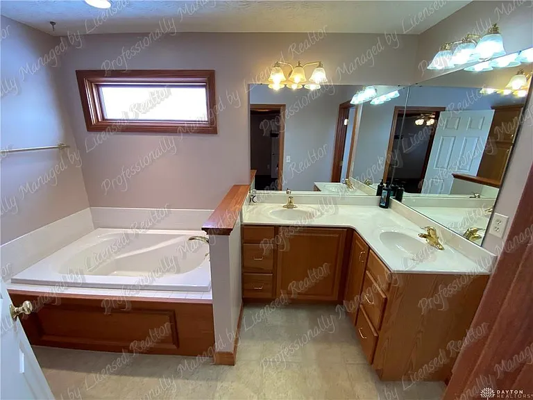 6353 Charlotte Ct — Photo 21