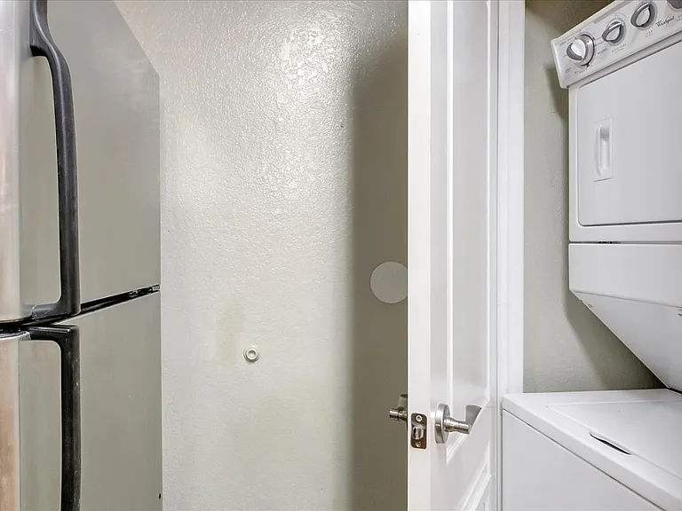 2250 Monroe St #382 — Photo 9