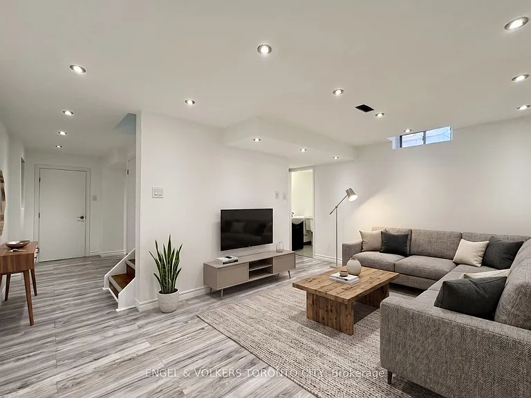 2052 Oak Bliss Cres — Photo 22