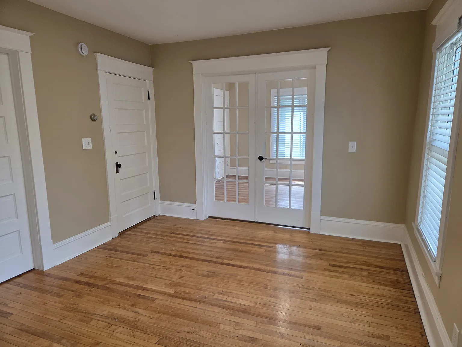 2 bed, 860 sqft, $1,795 — Photo 2