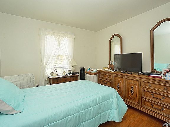 3rd image of 62 Yvette Dr