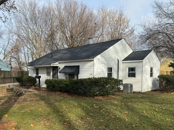 17 Sherwood Ct, Champaign, IL 61820