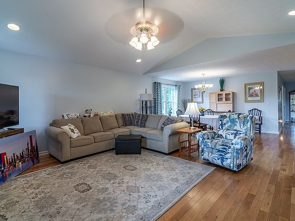 3rd image of 15096 Denham Dr