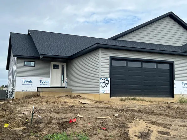 37 Kinsey St, North Liberty, IA 52317