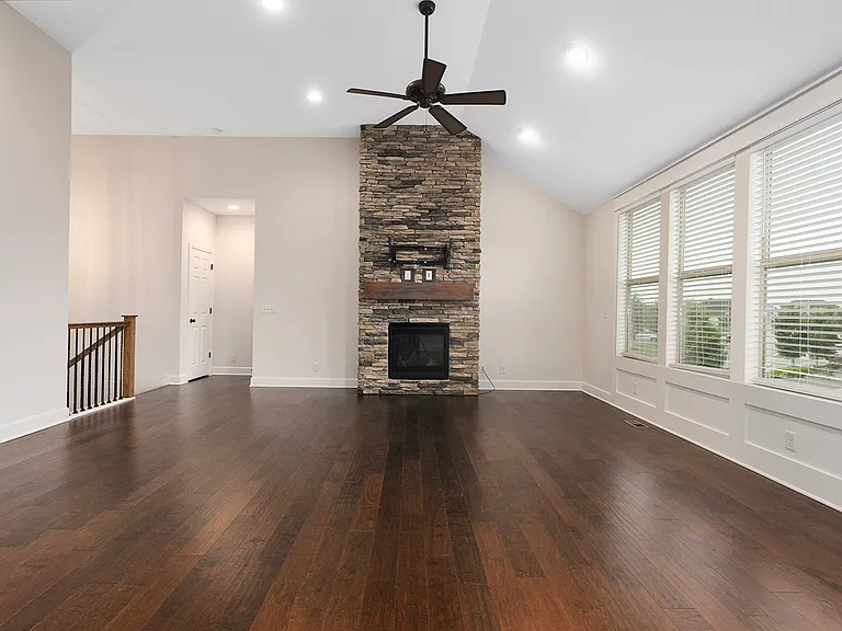 16026 Shady Bend St — Photo 10