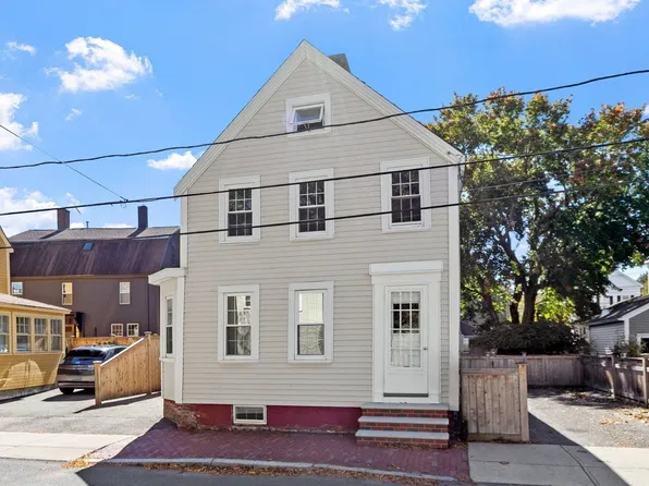 58 Temple St, Newburyport, MA 01950