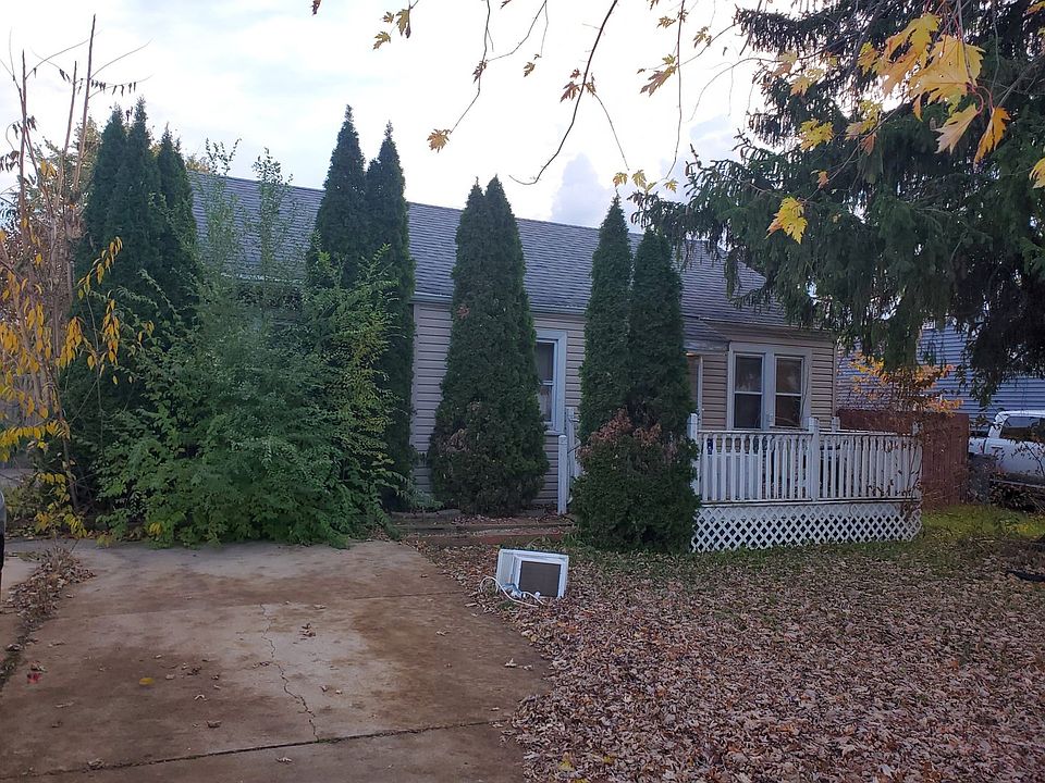 1st image of 2216 Parkrose St