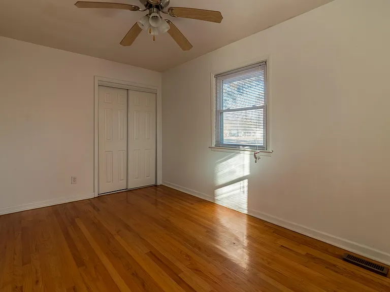 206 Marion Ct — Photo 10