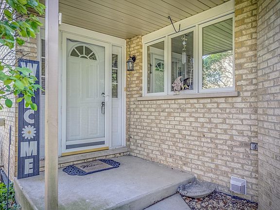 2nd image of 7729 Richardson Ln