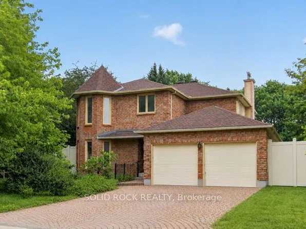 54 Huntsman Cres, Ottawa, ON K2M 1C4