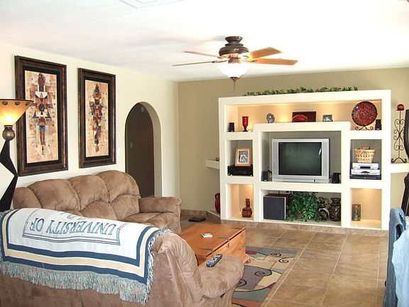 FABULOUS FAMILY ROOM 