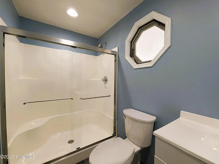 290 Diamondhead Dr S — Photo 13