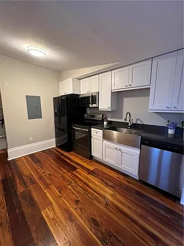 1119 Bourbon St #4 — Photo 3
