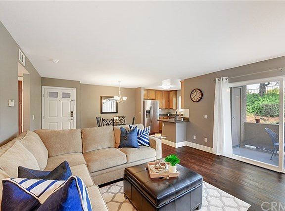 4th image of 2275 Del Mar Way Unit 101