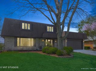 1717 Holly Ave, Darien, IL 60561