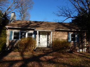 6 Yuma Trl, Oak Ridge, NJ 07438