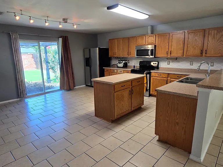 2837 Terrace Dr — Photo 10