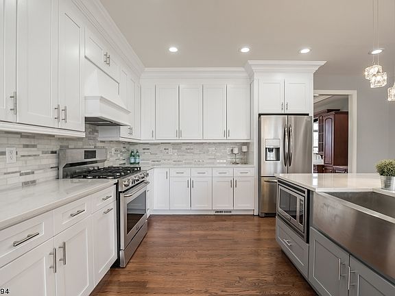 2nd image of 100 Windsor Dr