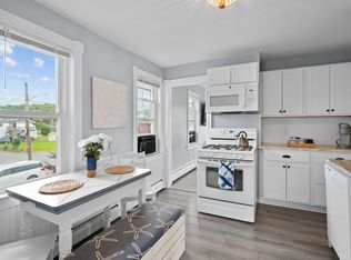 9 Gray St, Bristol, RI 02809