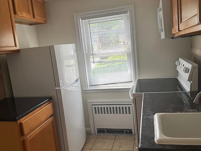 2228 W Allen St — Photo 7