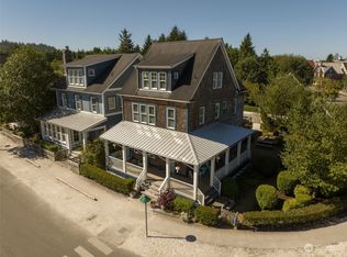 5 Primrose Ln, Pacific Beach, WA 98571