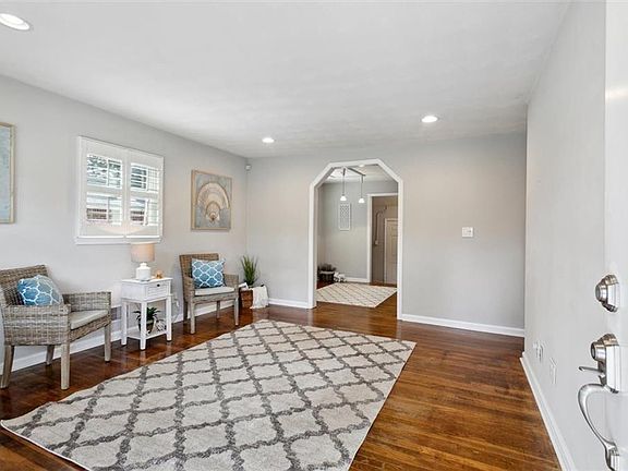 4th image of 1229 Oak Park Ave