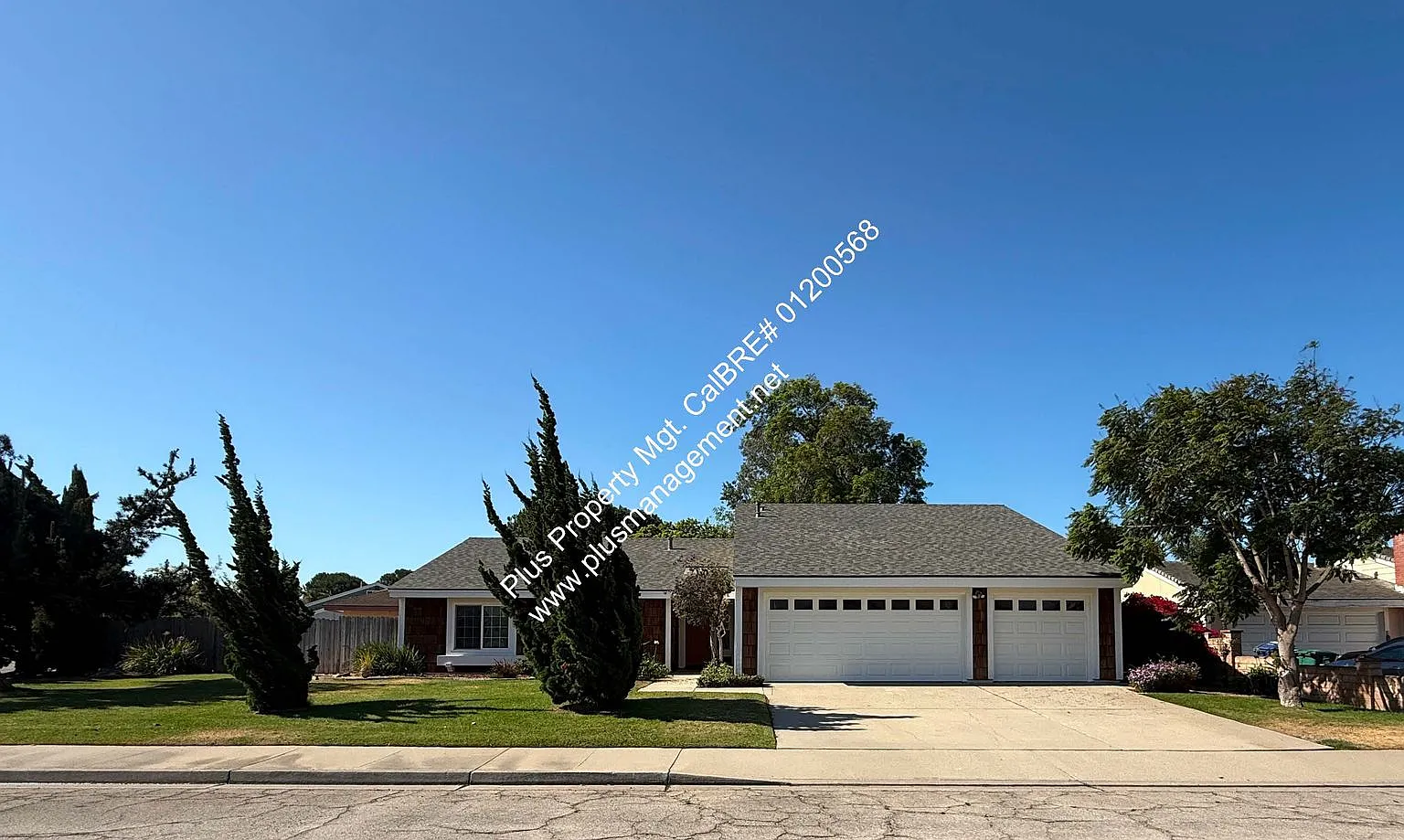 Beautifully Updated Village Hills Single Story Home in Orcutt w/RV Access/Storage — Photo 2