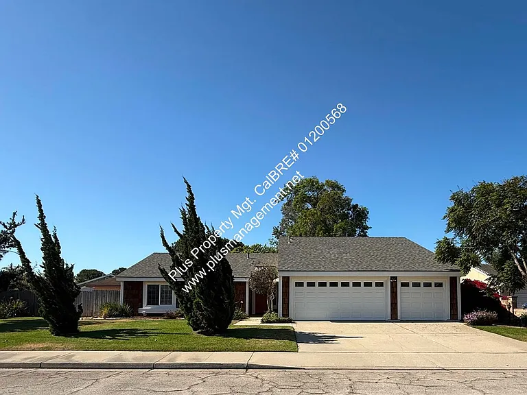 1120 Village Dr — Photo 1