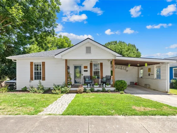 179 Center St, Cramerton, NC 28032