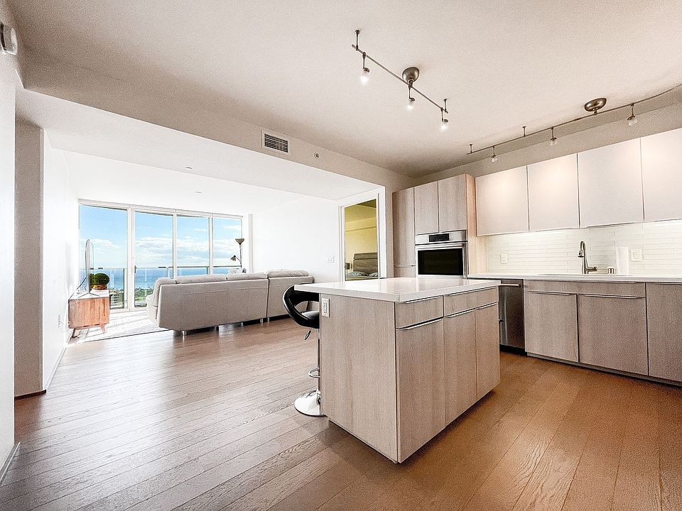 1st image of 888 Kapiolani Blvd #4006