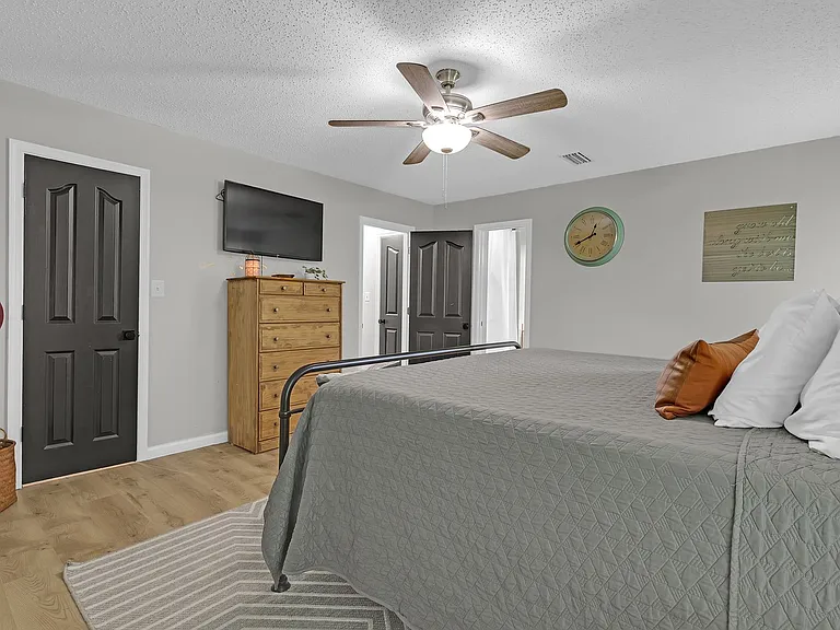 805 Vantage Ct — Photo 25