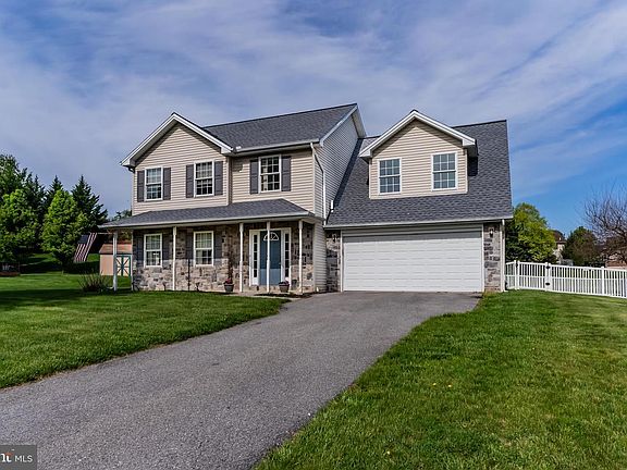 2nd image of 117 Woodview Dr