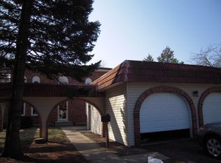 536 Burning Tree Ln, Naperville, IL 60563