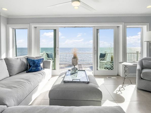 43 Hillside Ave #43