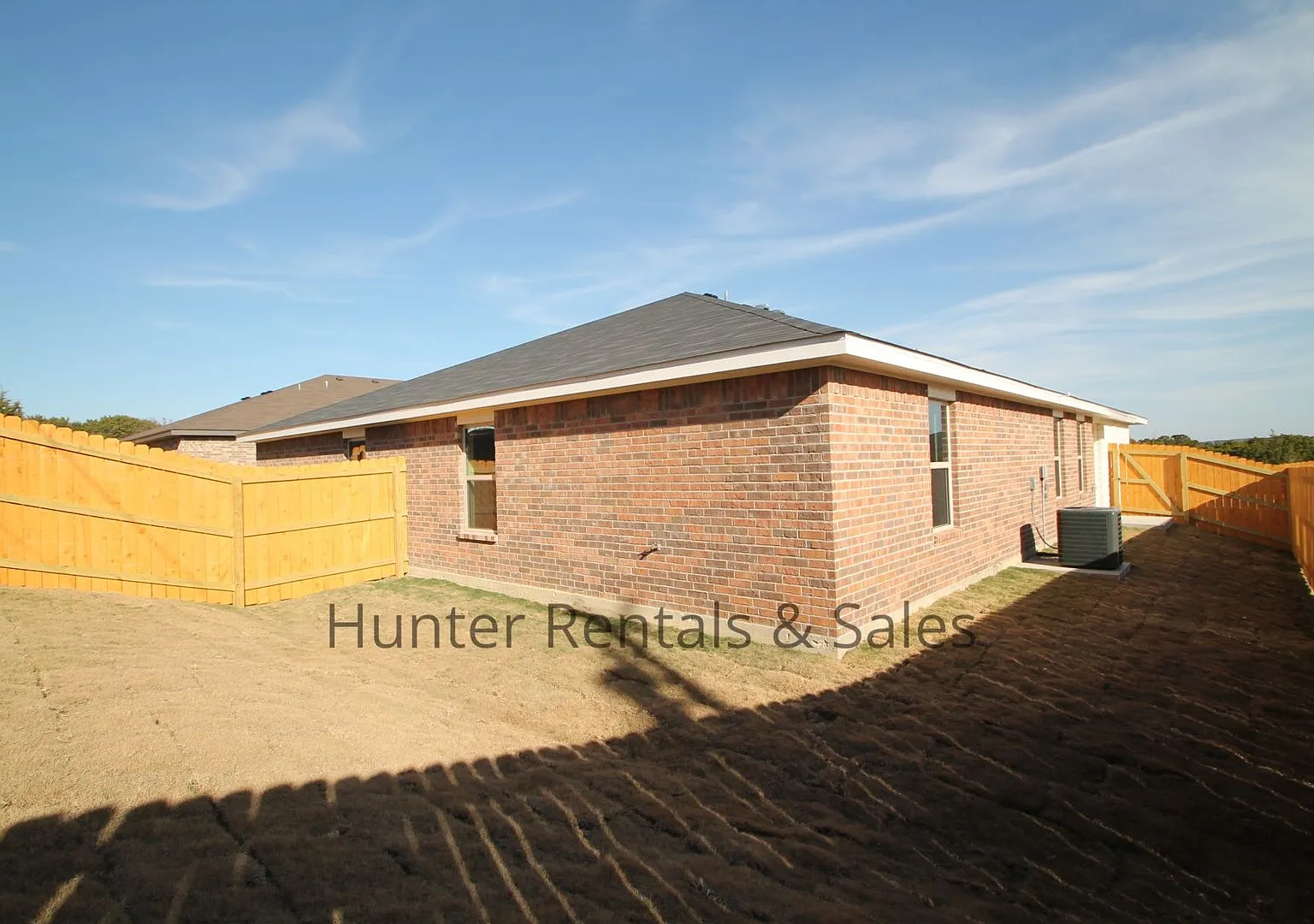Exceptional 3 Bedroom Heights Duplex — Photo 3