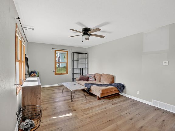 3rd image of 203 5th St