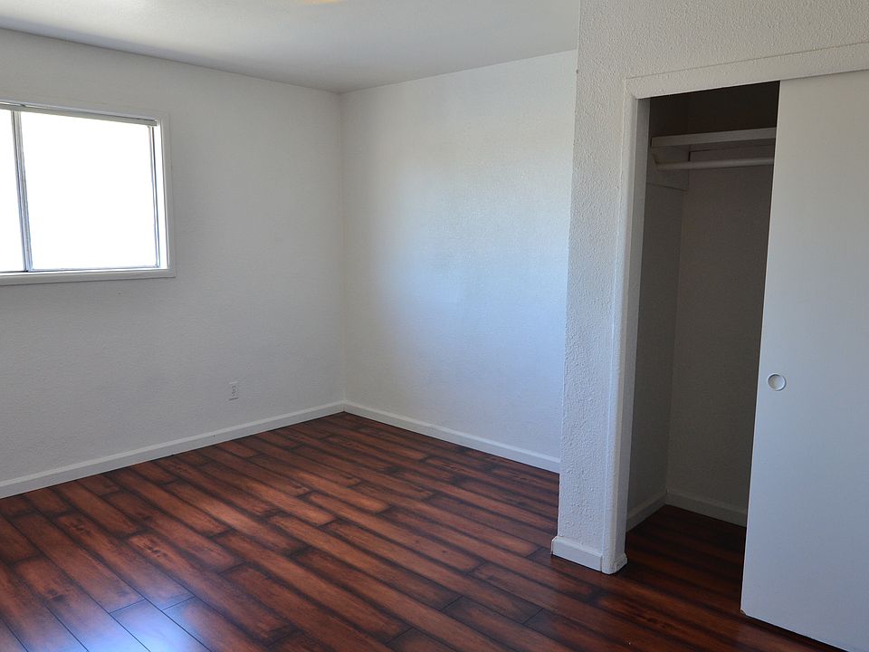 2nd image of 5722 Lindhurst Ave