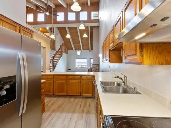 2442 3rd Ave E #B-2, Pt Orchard, WA 98366