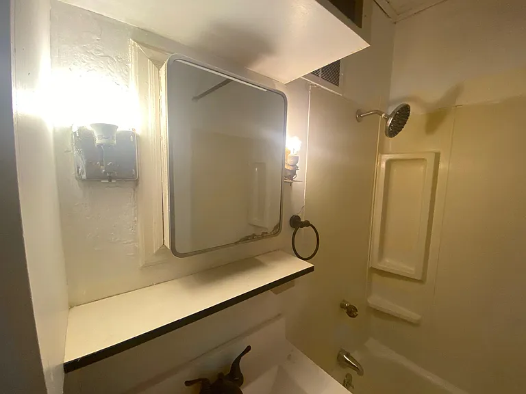 Updated full bathroom