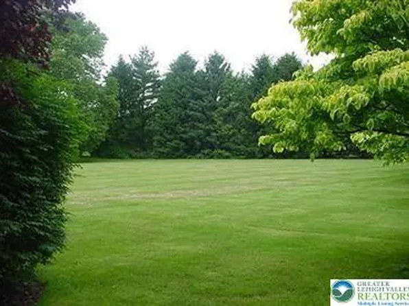 1951 Nottingham Rd, Allentown, PA 18103