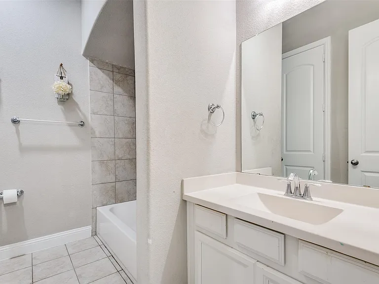5136 Shallow Pond Dr — Photo 10