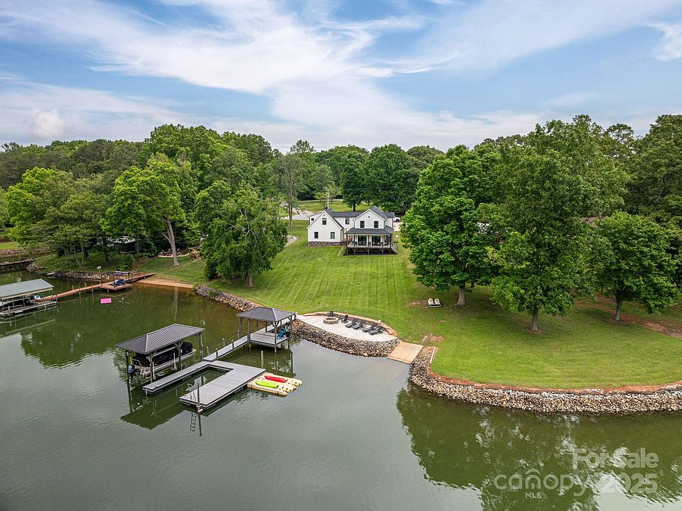 1st image of 7455 Ivey Dr