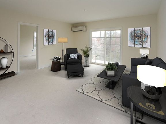 5th image of 19 Kendall Pond Rd APT 204
