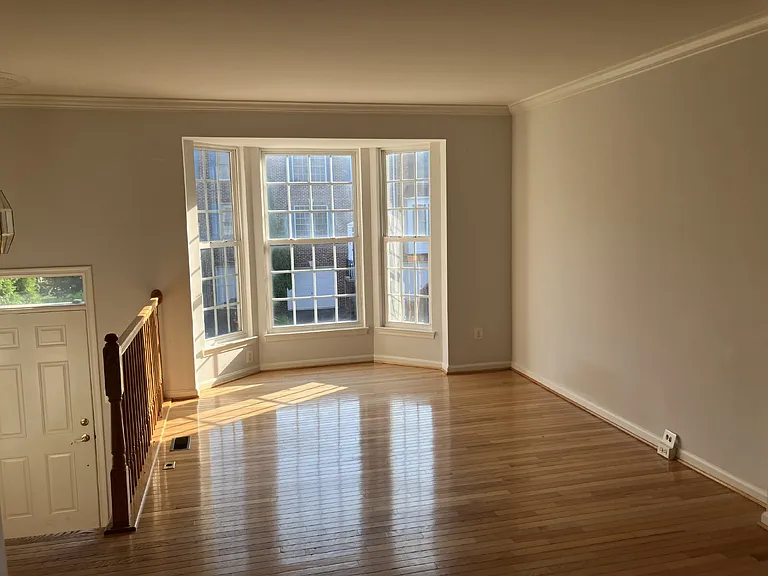 6357 Cullen Pl — Photo 2