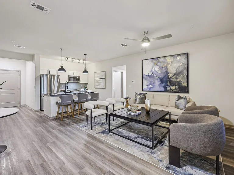 Vine + Vail Townhomes and Apartments — Photo 8