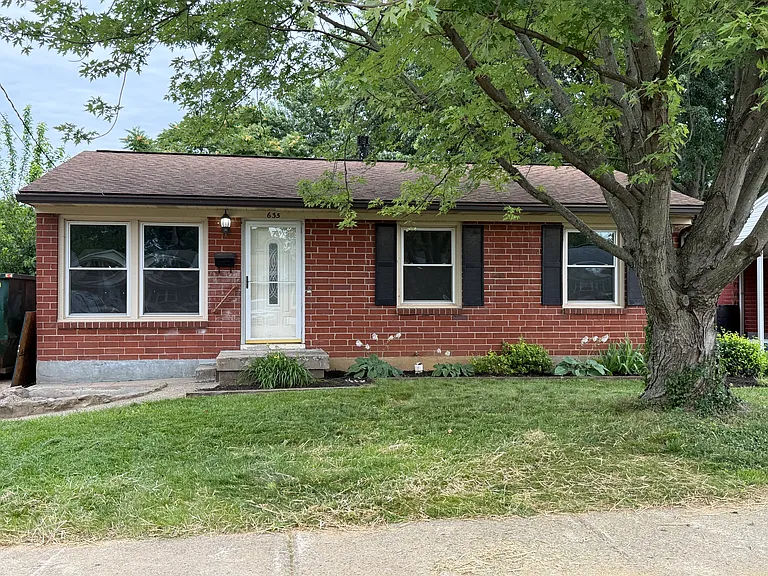 635 Edith Rd — Photo 1