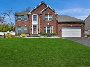 4 Warren Point Ct, Howell, NJ 07731
